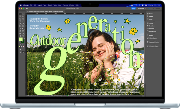 MacBook Air con un proyecto de Adobe InDesign