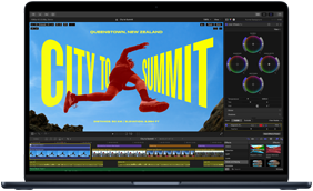 لقطة جزئية لشاشة MacBook Air، تعرض تعديل فيديو لإبراز قدرات شريحة M5