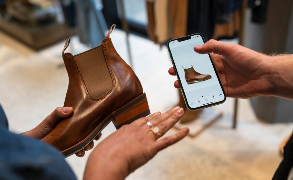 Egy alkalmazott készletet keres a NewStore iOS appban.