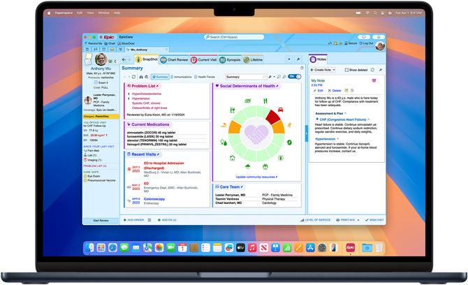 Un MacBook Pro con historiales clínicos digitales en MyChart de Epic.