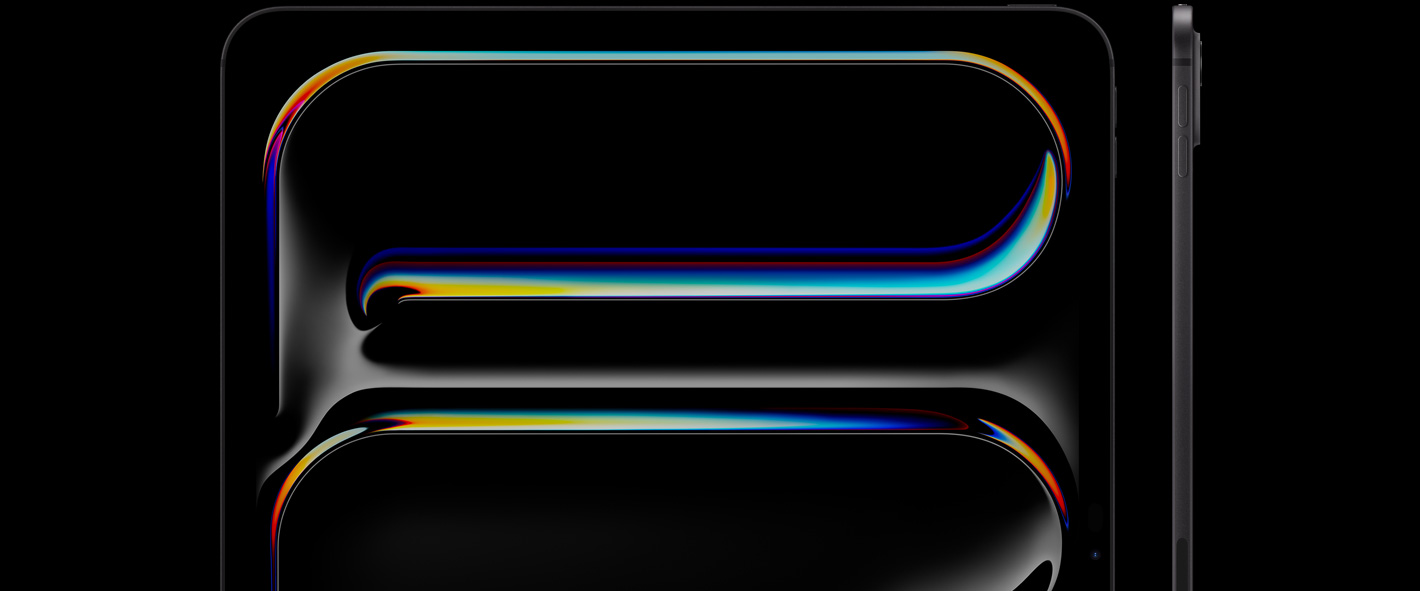 直向放置的太空黑 iPad Pro 機身正面，展示圓角設計，黑色顯示器邊框，螢幕顯示多彩的曲線藝術；右側，直向放置的 iPad Pro 機身側面，展示纖薄設計，調高音量按鈕、調低音量按鈕和凸出的 Pro 相機系統